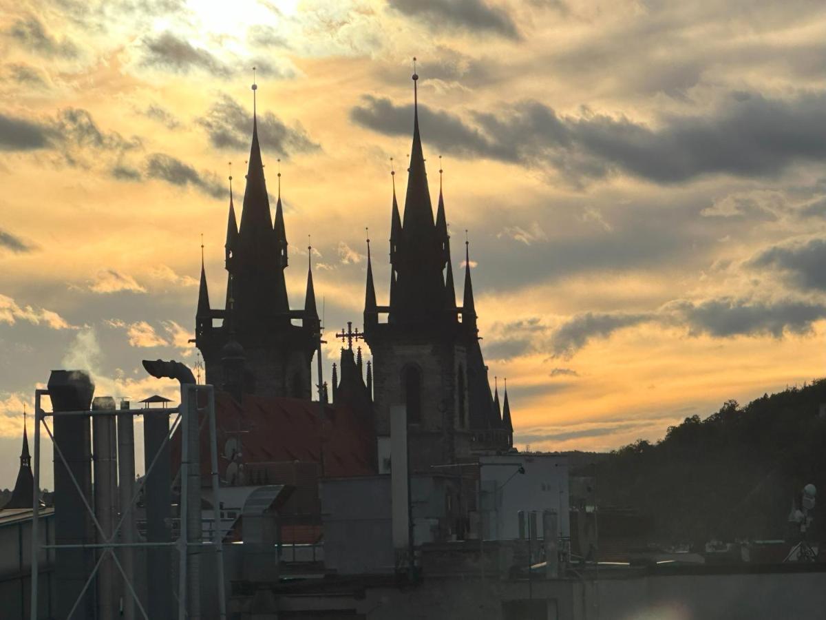 Castle View Apartments. Old Town ปราก ภายนอก รูปภาพ
